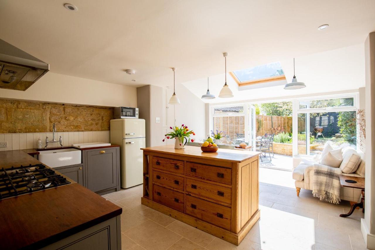 Gleneda Cottage - A Renovated, Traditional Cotswold Cottage Full Of Charm With Fireplace And Garden Bourton on the Hill Ngoại thất bức ảnh