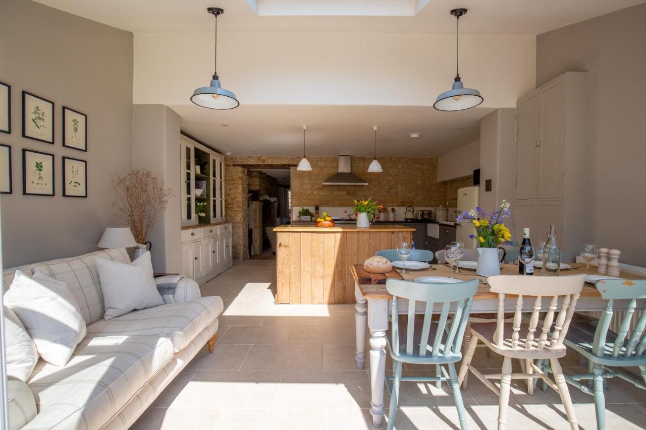 Gleneda Cottage - A Renovated, Traditional Cotswold Cottage Full Of Charm With Fireplace And Garden Bourton on the Hill Ngoại thất bức ảnh
