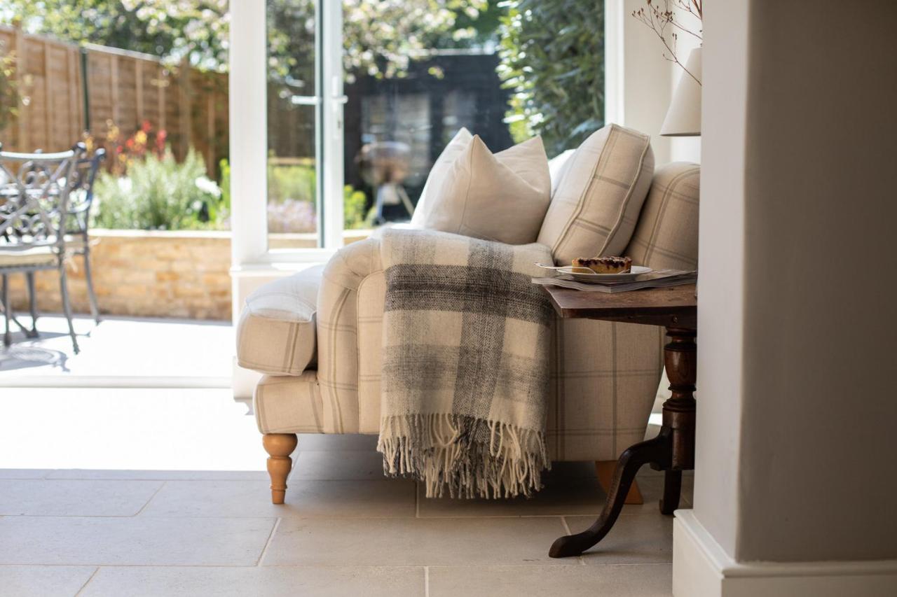 Gleneda Cottage - A Renovated, Traditional Cotswold Cottage Full Of Charm With Fireplace And Garden Bourton on the Hill Ngoại thất bức ảnh