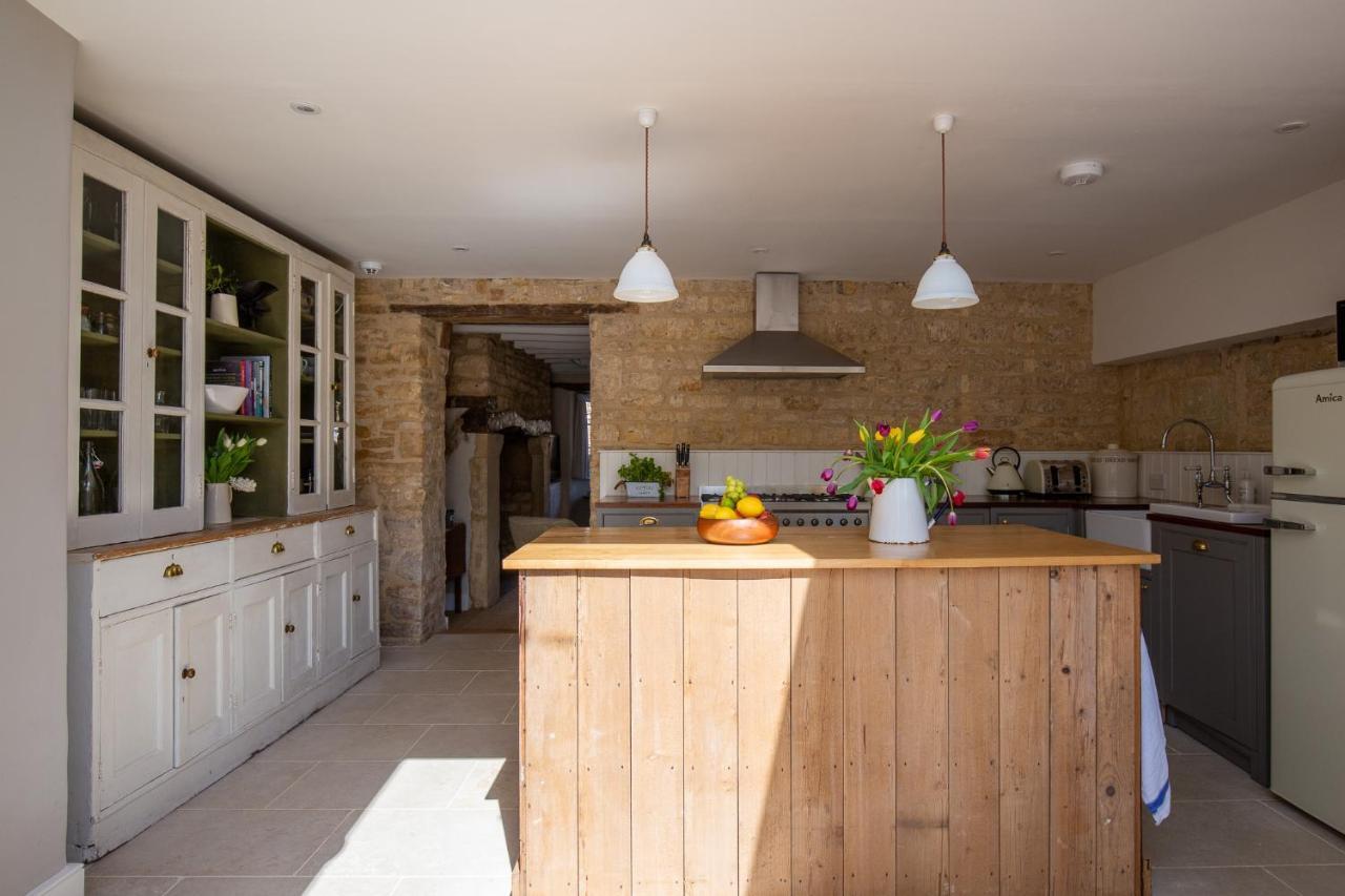 Gleneda Cottage - A Renovated, Traditional Cotswold Cottage Full Of Charm With Fireplace And Garden Bourton on the Hill Ngoại thất bức ảnh
