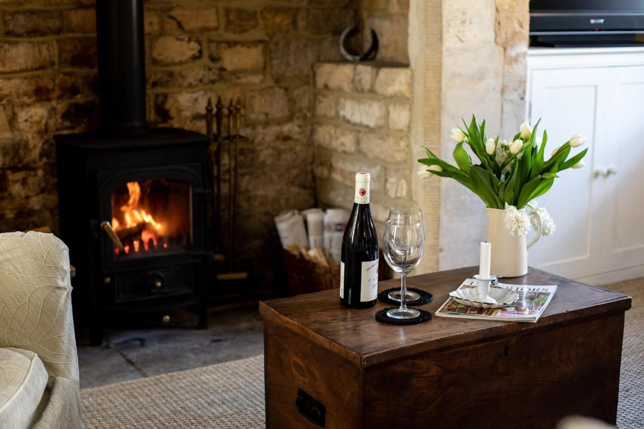 Gleneda Cottage - A Renovated, Traditional Cotswold Cottage Full Of Charm With Fireplace And Garden Bourton on the Hill Ngoại thất bức ảnh