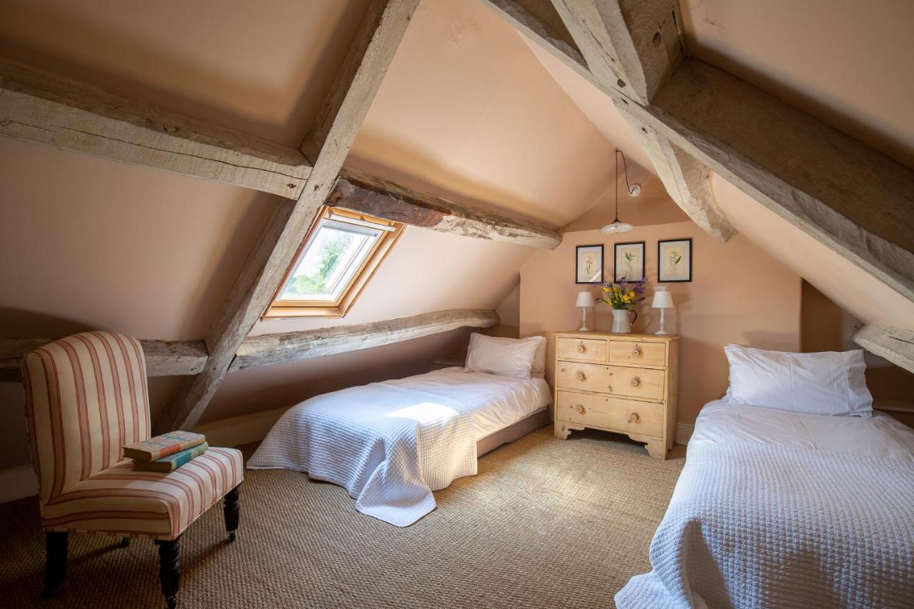 Gleneda Cottage - A Renovated, Traditional Cotswold Cottage Full Of Charm With Fireplace And Garden Bourton on the Hill Ngoại thất bức ảnh