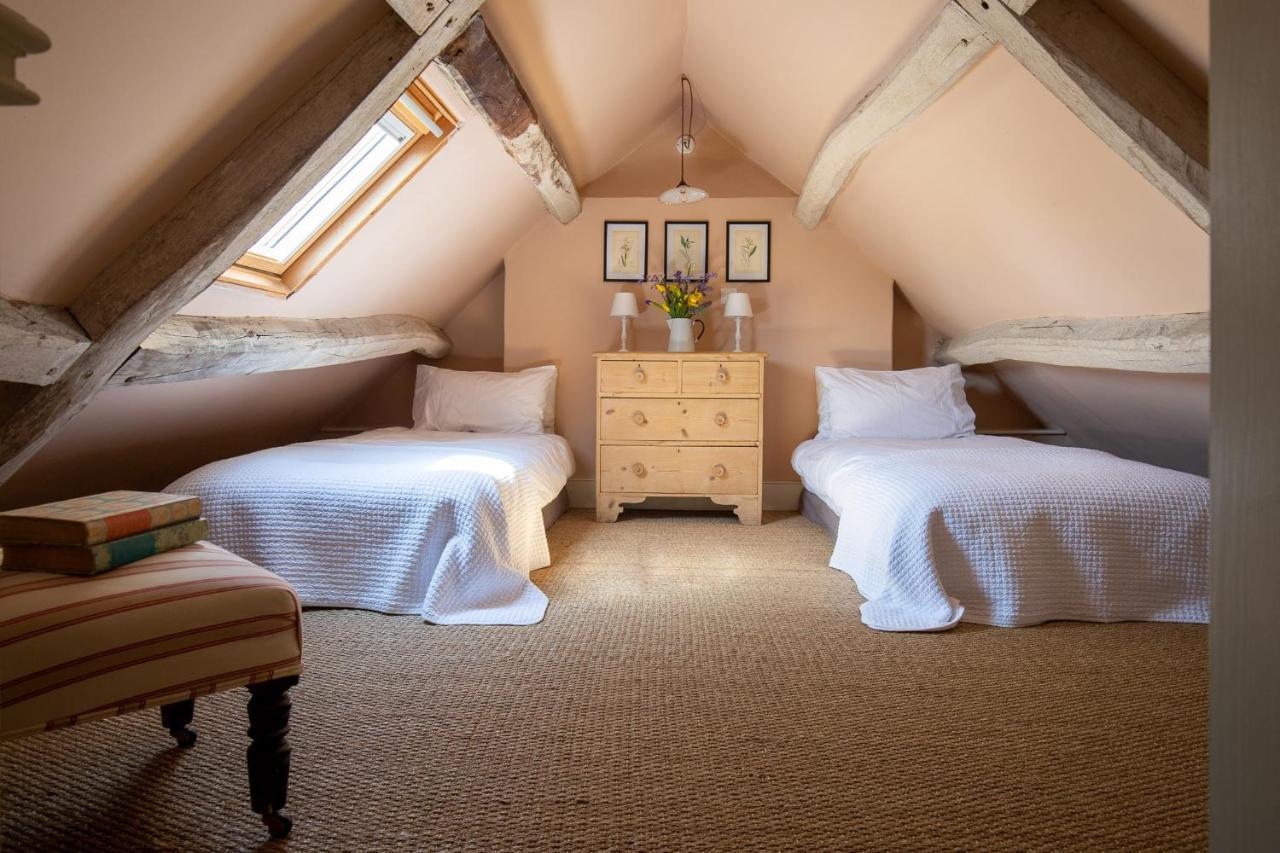 Gleneda Cottage - A Renovated, Traditional Cotswold Cottage Full Of Charm With Fireplace And Garden Bourton on the Hill Ngoại thất bức ảnh
