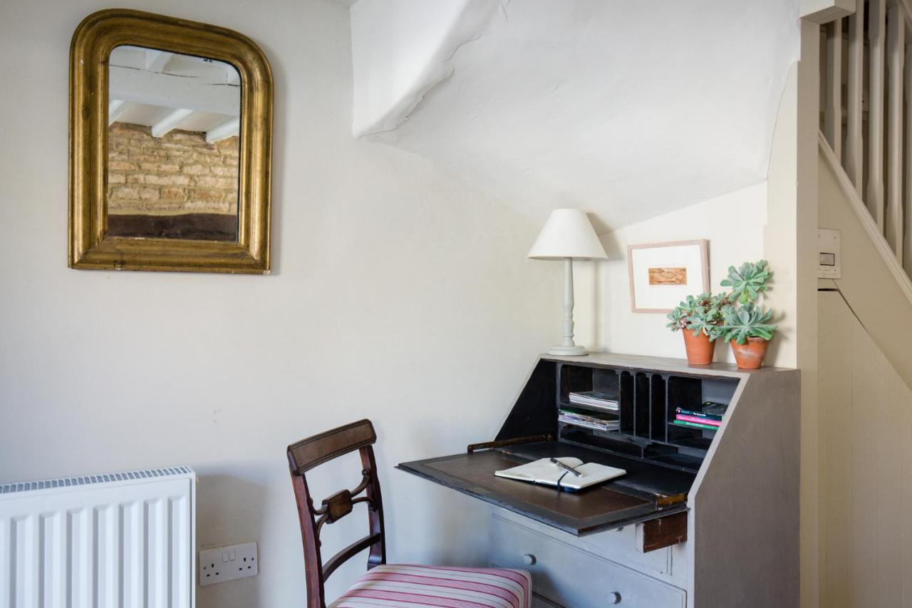 Gleneda Cottage - A Renovated, Traditional Cotswold Cottage Full Of Charm With Fireplace And Garden Bourton on the Hill Ngoại thất bức ảnh